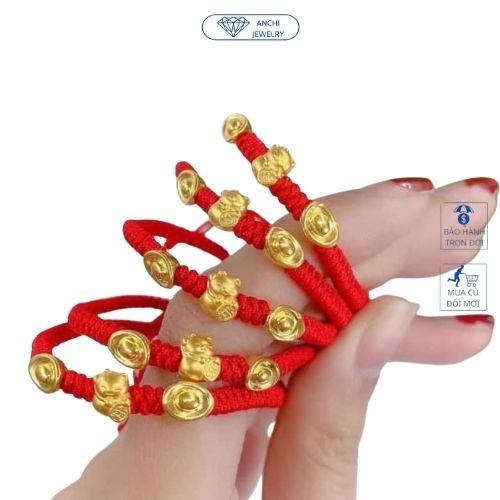 Vòng tay charm vàng dây bện chỉ đỏ charm mèo thần tài thỏi vàng, Anchi jewelry