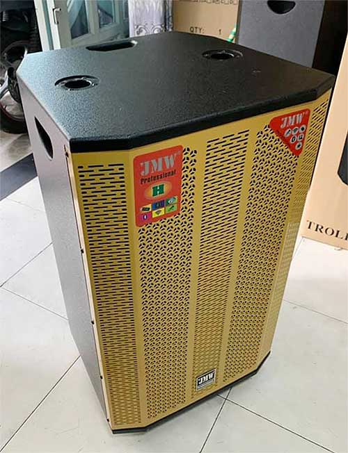 Dàn Karaoke di động JMW J6000 - Loa kéo 3 đường tiếng bass 4 tấc, 1 mid, 1 treble - Công suất lên đến 700W - Kèm 2 micro không dây UHF cao cấp - Đầy đủ kết nối Bluetooth, AV, USB - Hát karaoke offline dễ dàng qua dễ dàng qua CloudKaraoke - Hàng nhập khẩu