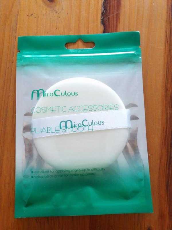 Bông phấn trang điểm tròn khô cotton Mira Culous bịch 1 miếng tặng kèm móc khóa 1 túi - 1 miếng