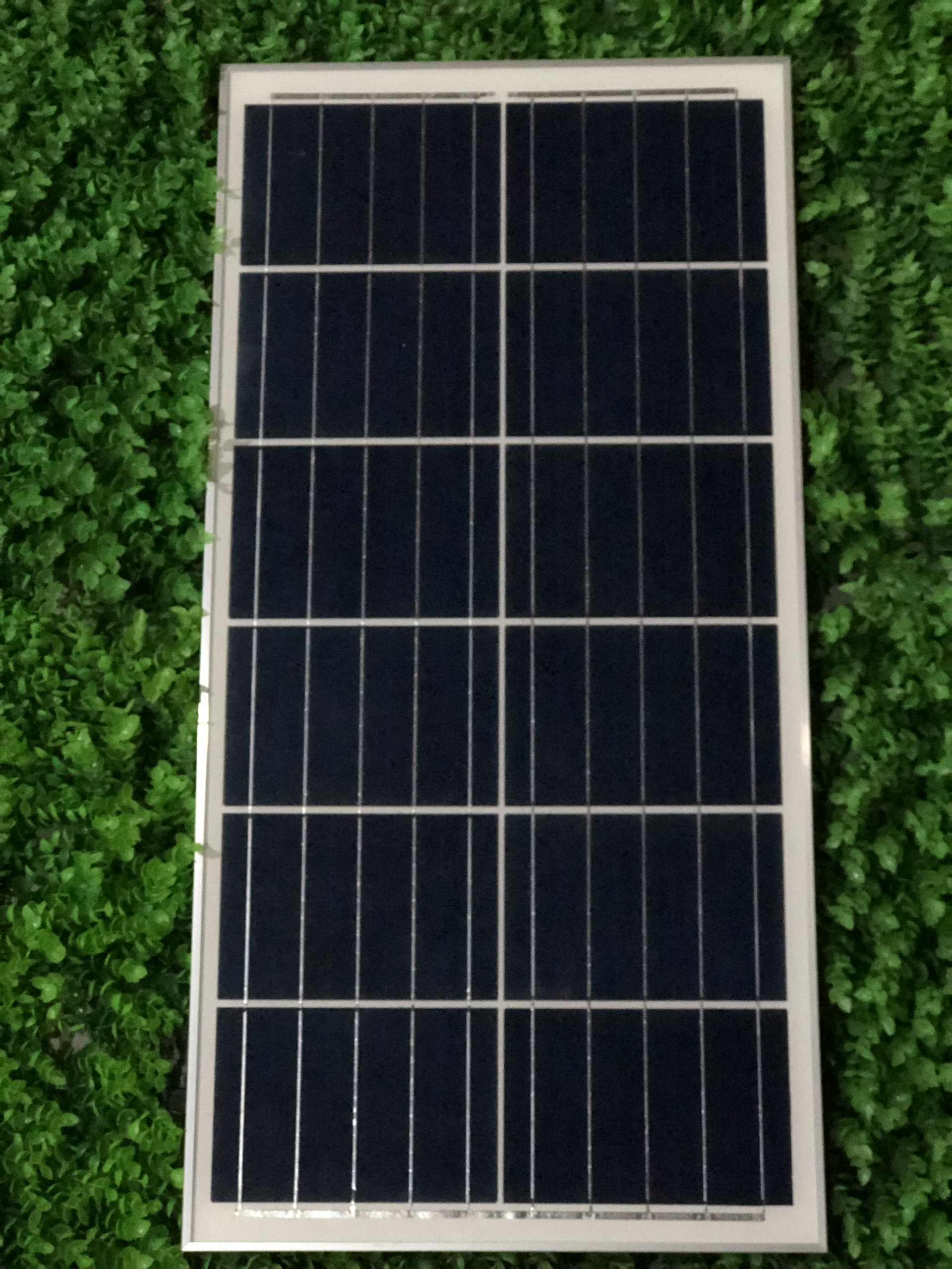 Đèn Năng Lượng Mặt Trời 300W PHI THUYỀN BÀN CHẢI PHA BI MẮT NGỌC, Bi Thấu Kính Quag Học, Ánh Ság Gấp 2 Lần Đèn Pha Thường