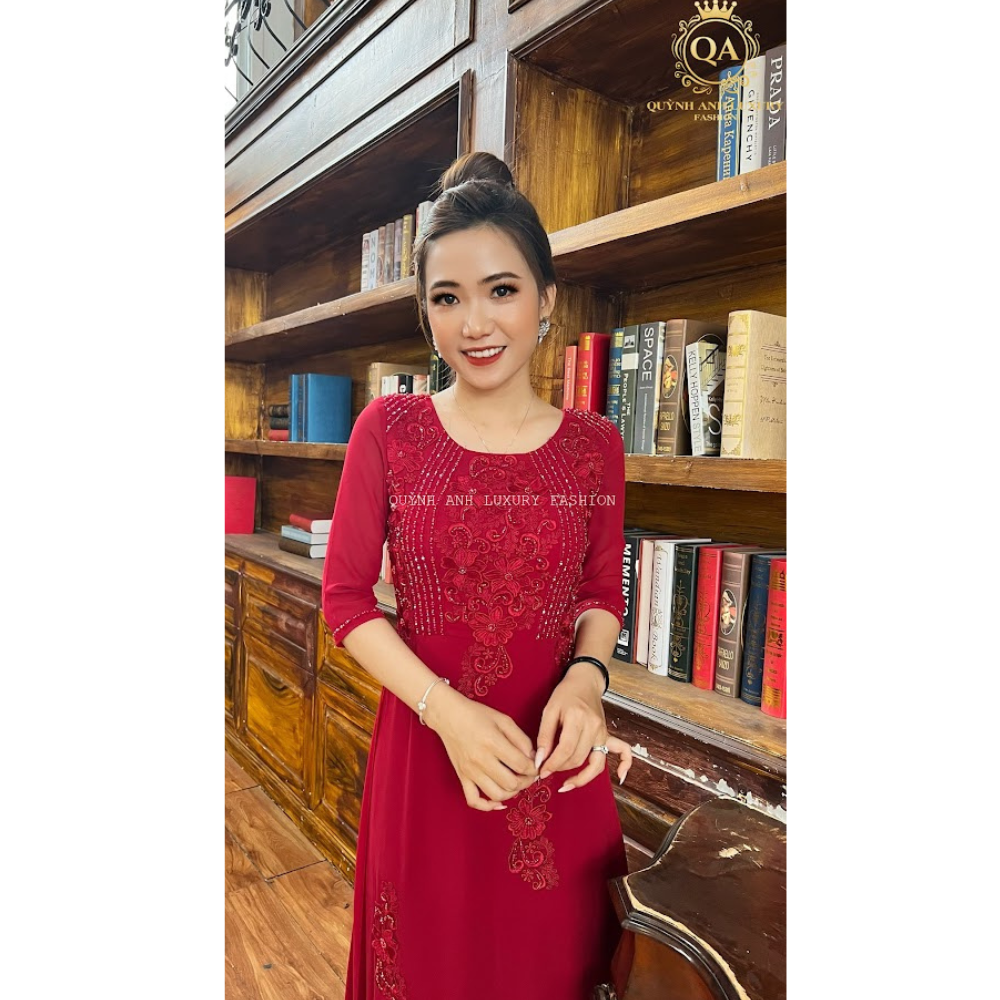 Áo dài bà sui trung niên màu đỏ hoa hồng cổ tròn tay lửng sang trọng cao cấp