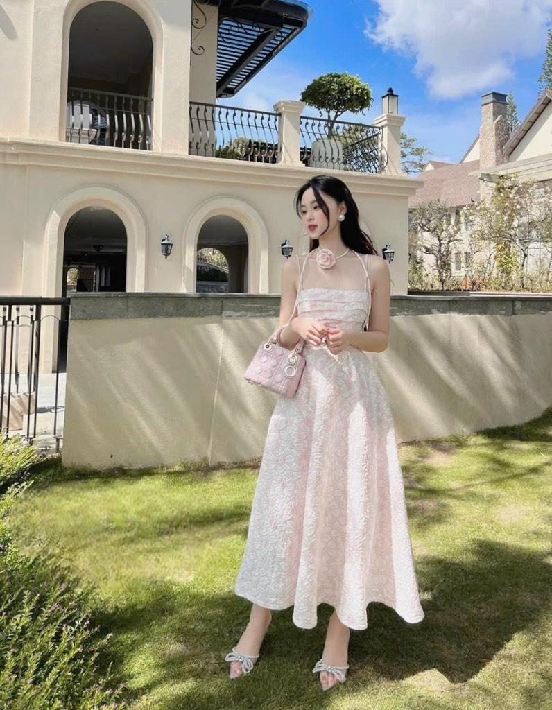 ĐẦM MAXI CÔNG CHÚA GẤM HOA KÈM CHOKER