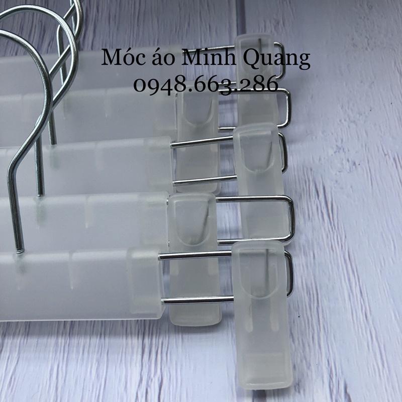 kẹp quần áo-kẹp nhựa trẻ em màu trắng-đầu móc tròn inox-chuyên dùng cho quần-áo-váy,.. trẻ em