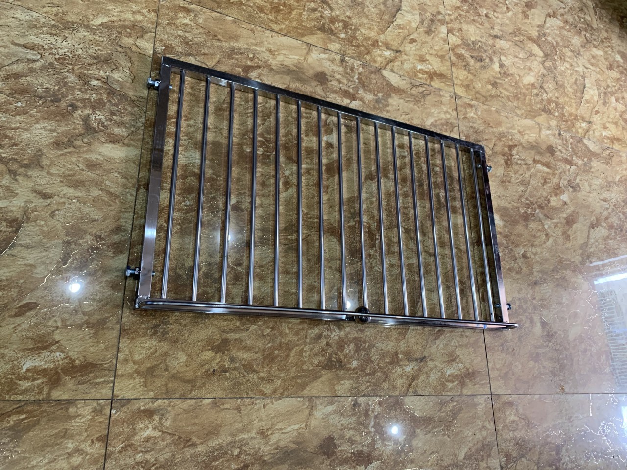 GIÁ GẦM BẾP , KỆ ĐỂ ĐỒ NHÀ BẾP INOX 304 .kt 105 x 50 cm