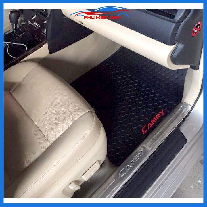 Thảm lót sàn cao su cho xe Camry 2019-2020-2021-2022 đúc liền hàng chuẩn theo xe chịu lực tốt