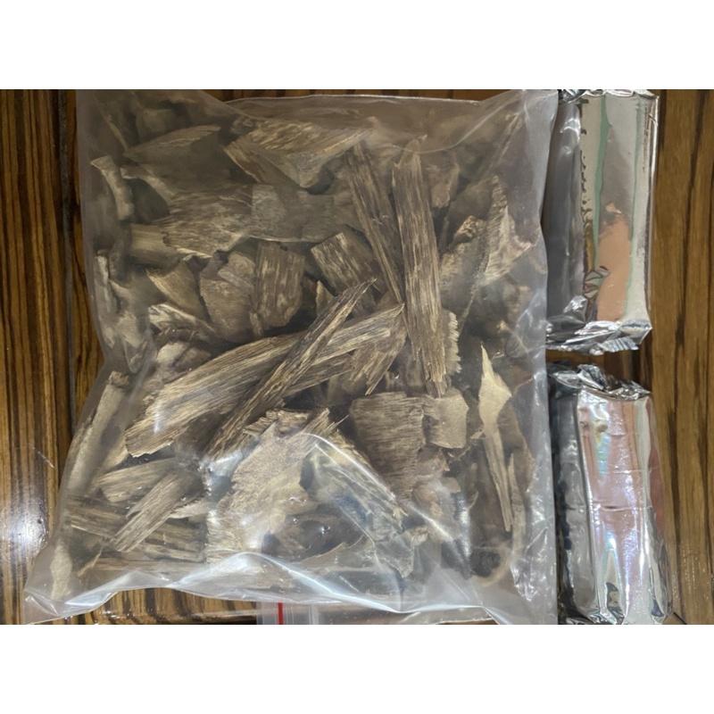 Trầm miếng vụn loại thơm (100g)