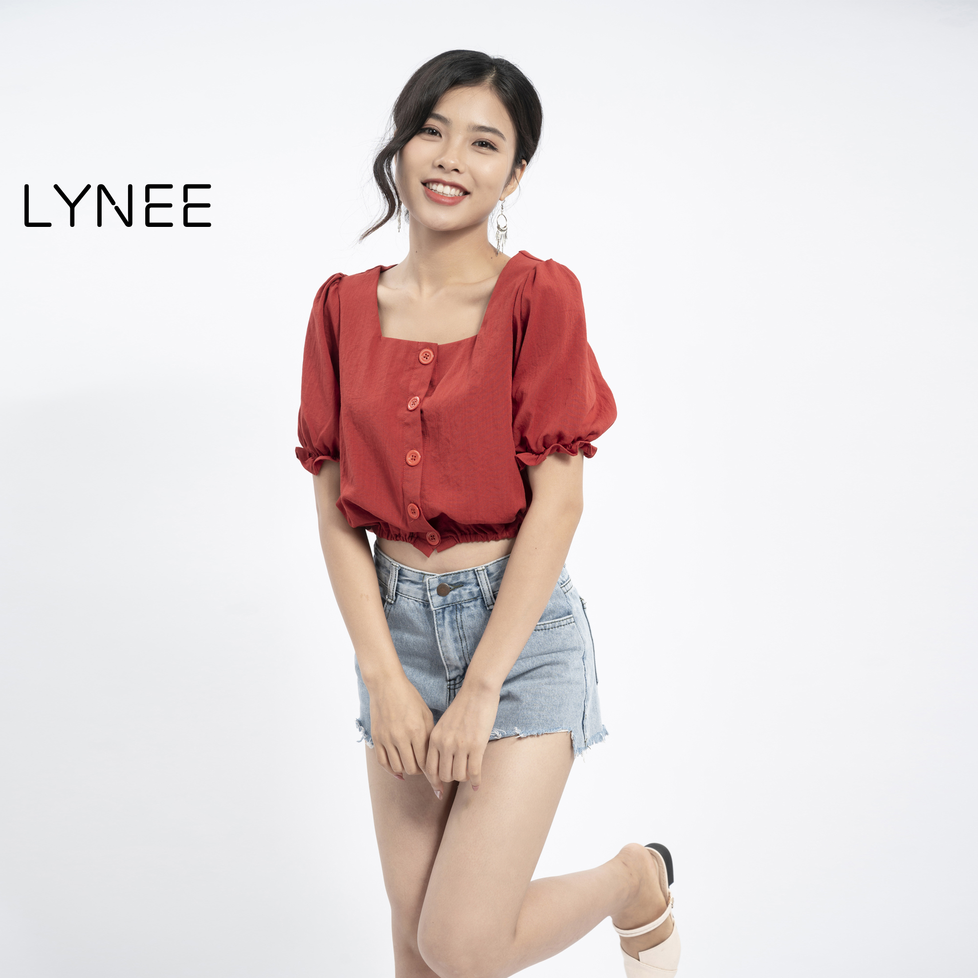 Áo croptop cổ vuông nữ tay bồng LYNEE áo kiểu nữ croptop vải linen mềm mát xinh dịu dàng đáng yêu - CT01