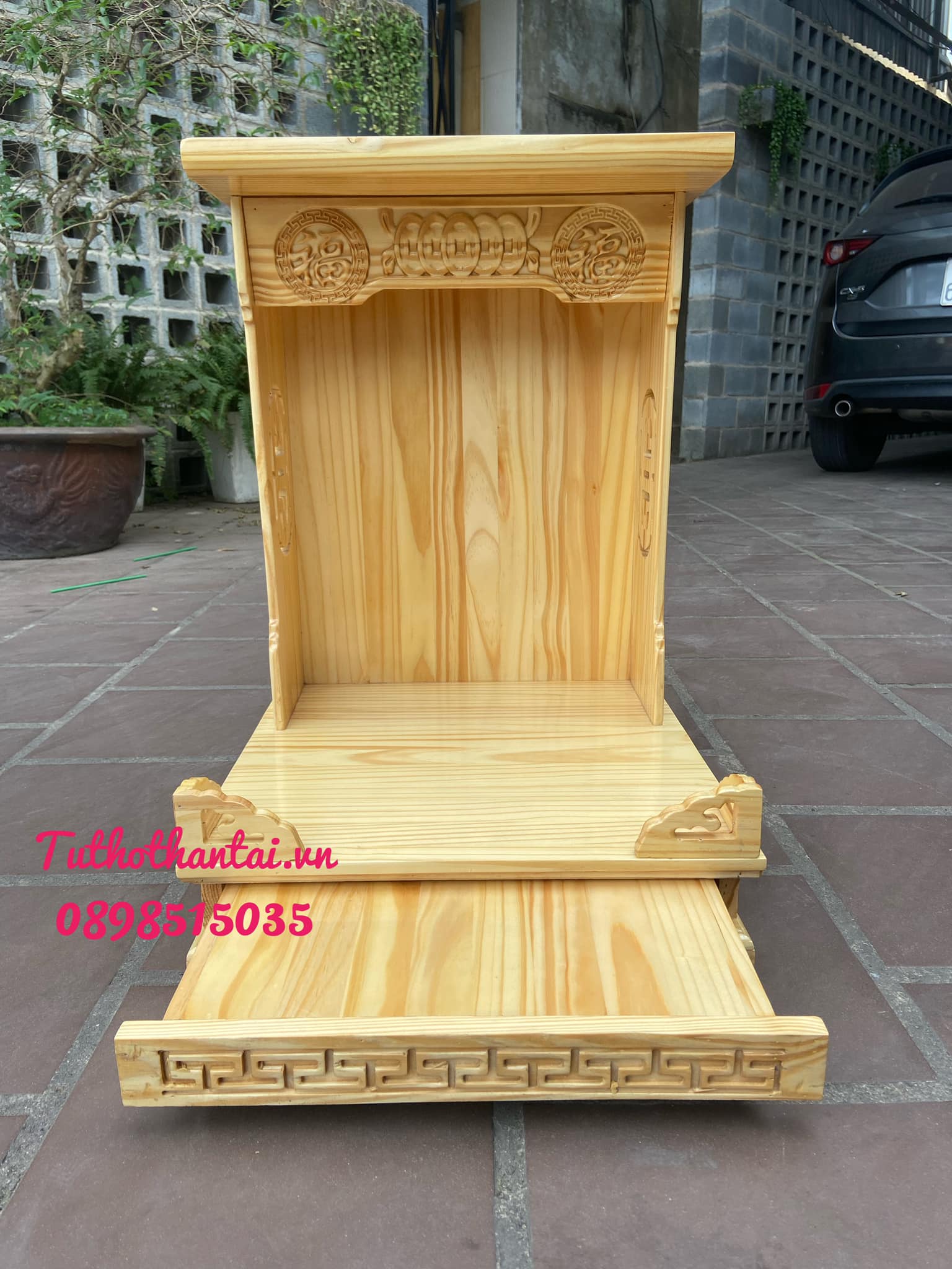 Bàn thờ thần tài ông địa mẫu hiện đại