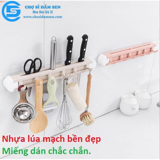 Giá kệ để dao kéo dán tường Kèm 6 móc treo đồ phòng bếp không cần khoan tường