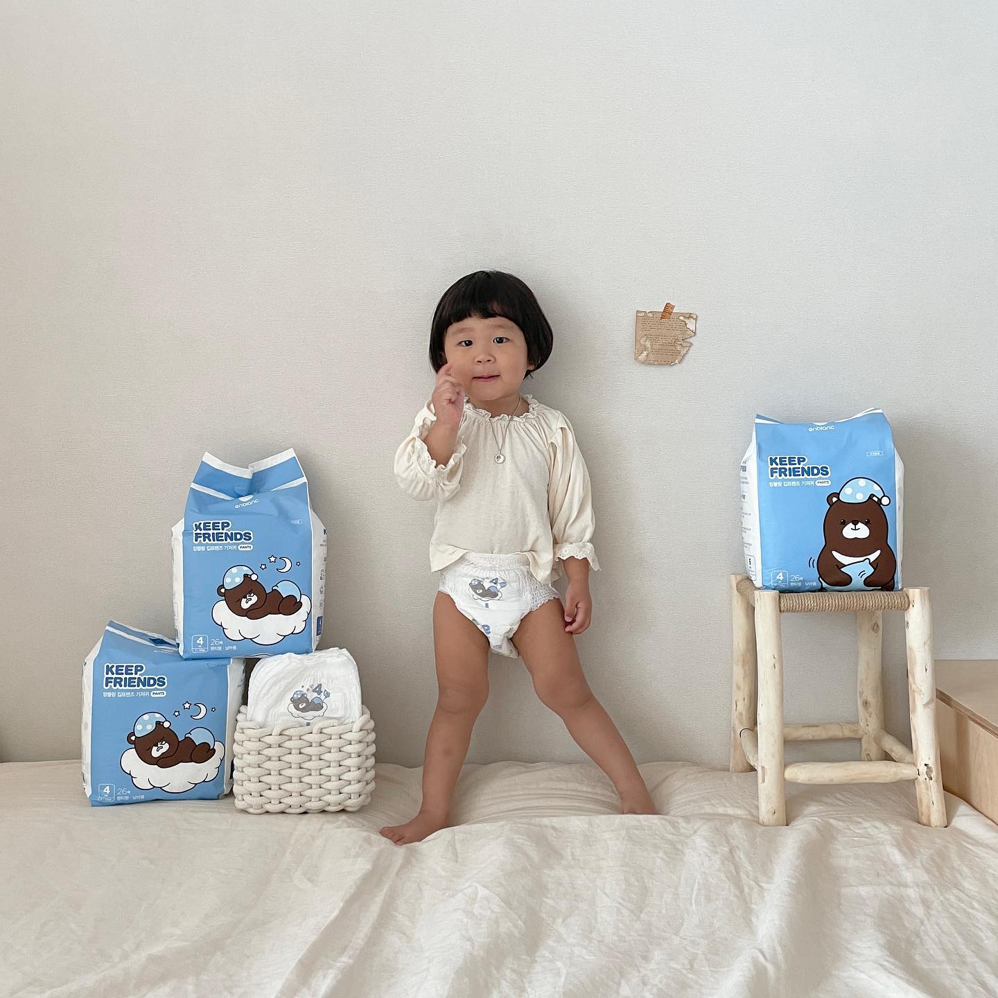 Combo 3 Bịch Tã Bỉm Quần Cao Cấp Hàn Quốc ENBLANC KEEP FRIENDS Siêu Khô Thoáng, Thấm Hút Nhanh Cho Bé Trai Size L (7-12kg) 26 Miếng