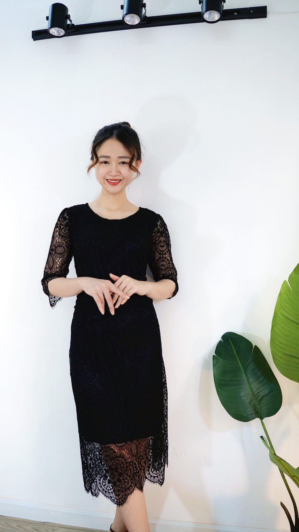 ĐẦM REN TAY LỠ, CHÍT EO REN HOA TO LB27