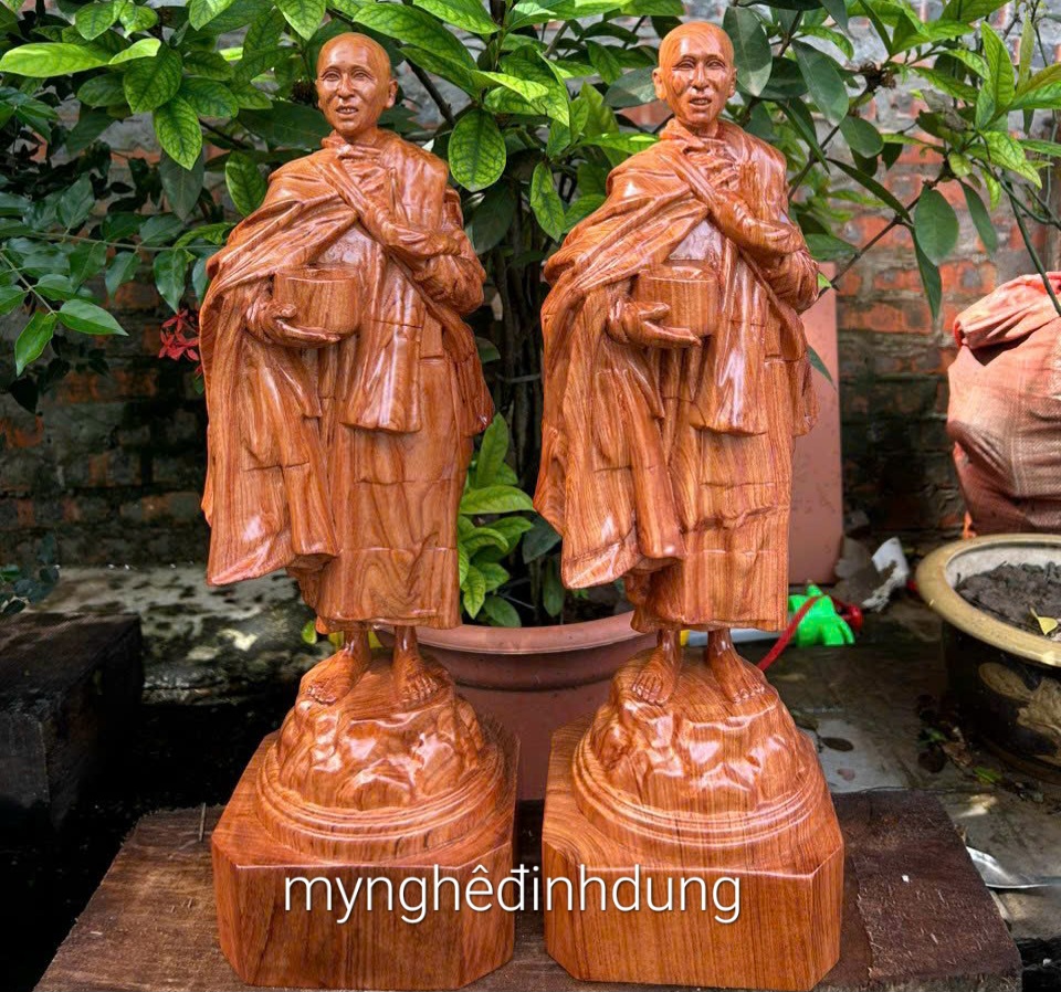 Tượng thầy thích minh tuệ bằng gỗ hương đá kt cao 50cm