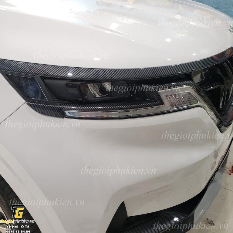 Bộ ốp trang trí viền đèn pha và viền ca lăng KIA Carnival 2022 nhựa ABS vân Carbon cao cấp