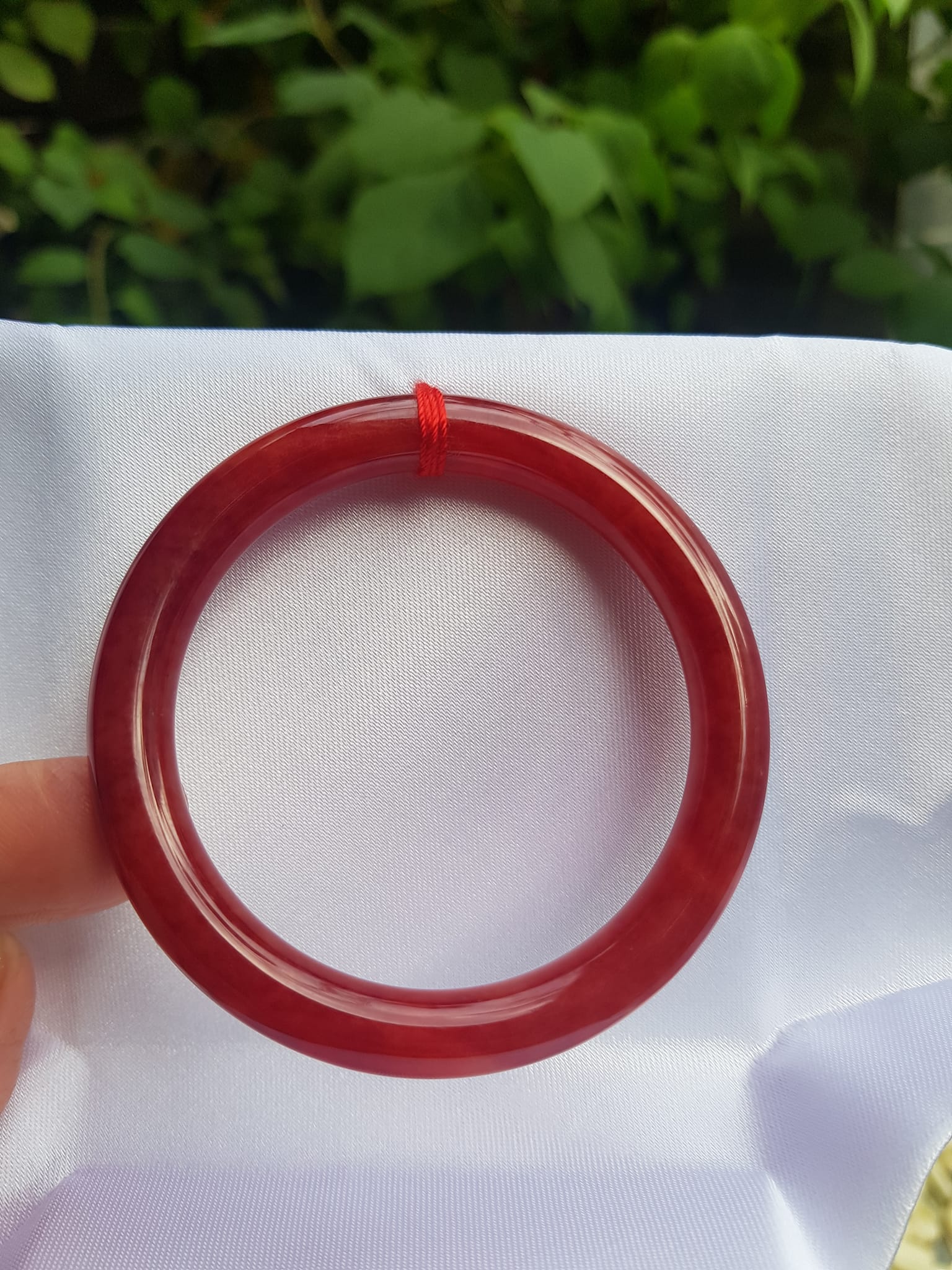 Vòng Cẩm Thạch Đỏ đẹp I Size 49mm Vòng tay đỏ đỏ đậm đẹp đeo lên may mắn chuẩn hợp Nữ mệnh Hỏa mệnh Thổ ạ Nữ cân nặng 45kg -> 51kg đeo vừa tay đẹp xinh tay ạ