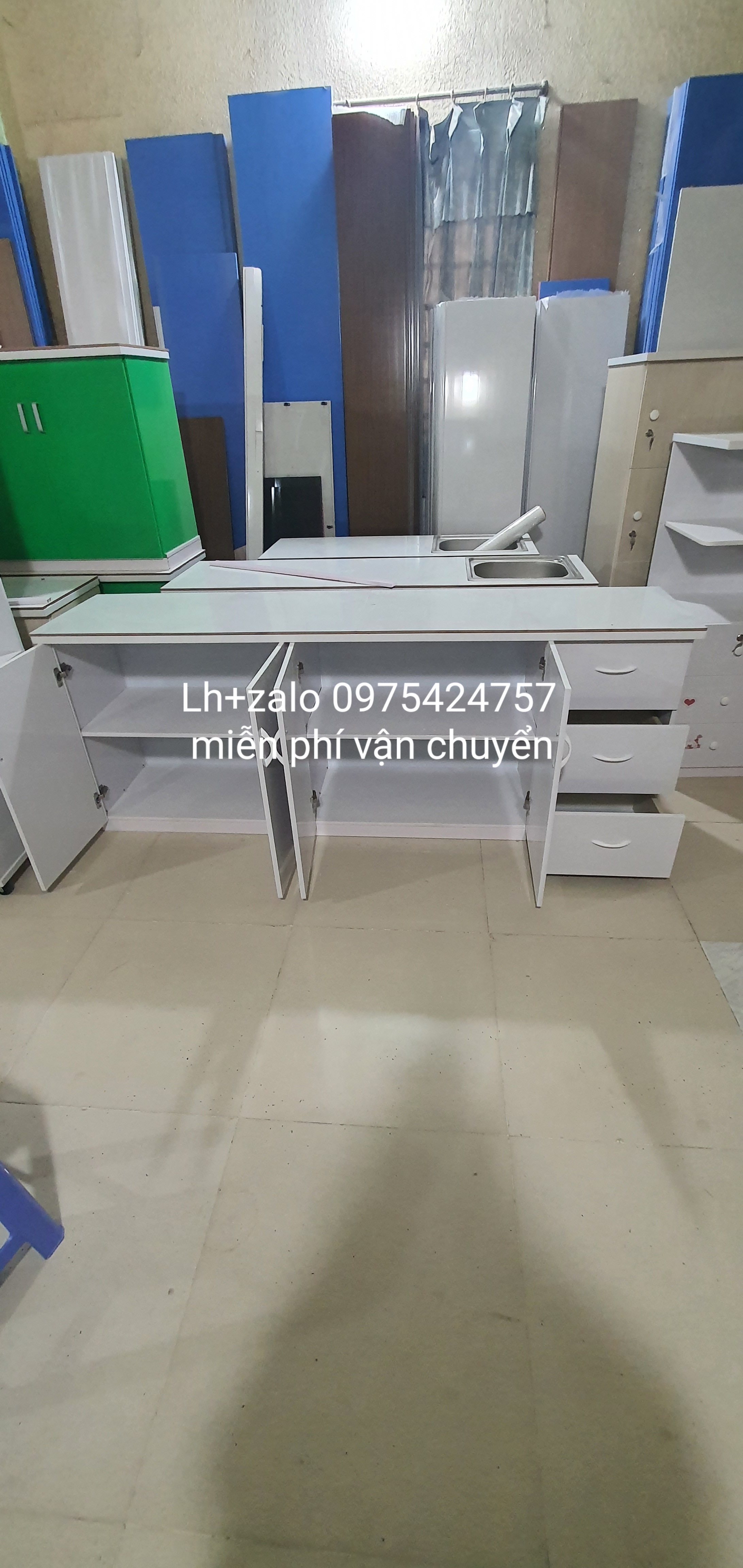 Tủ bếp mặt gạch có ngăn kéo freeship