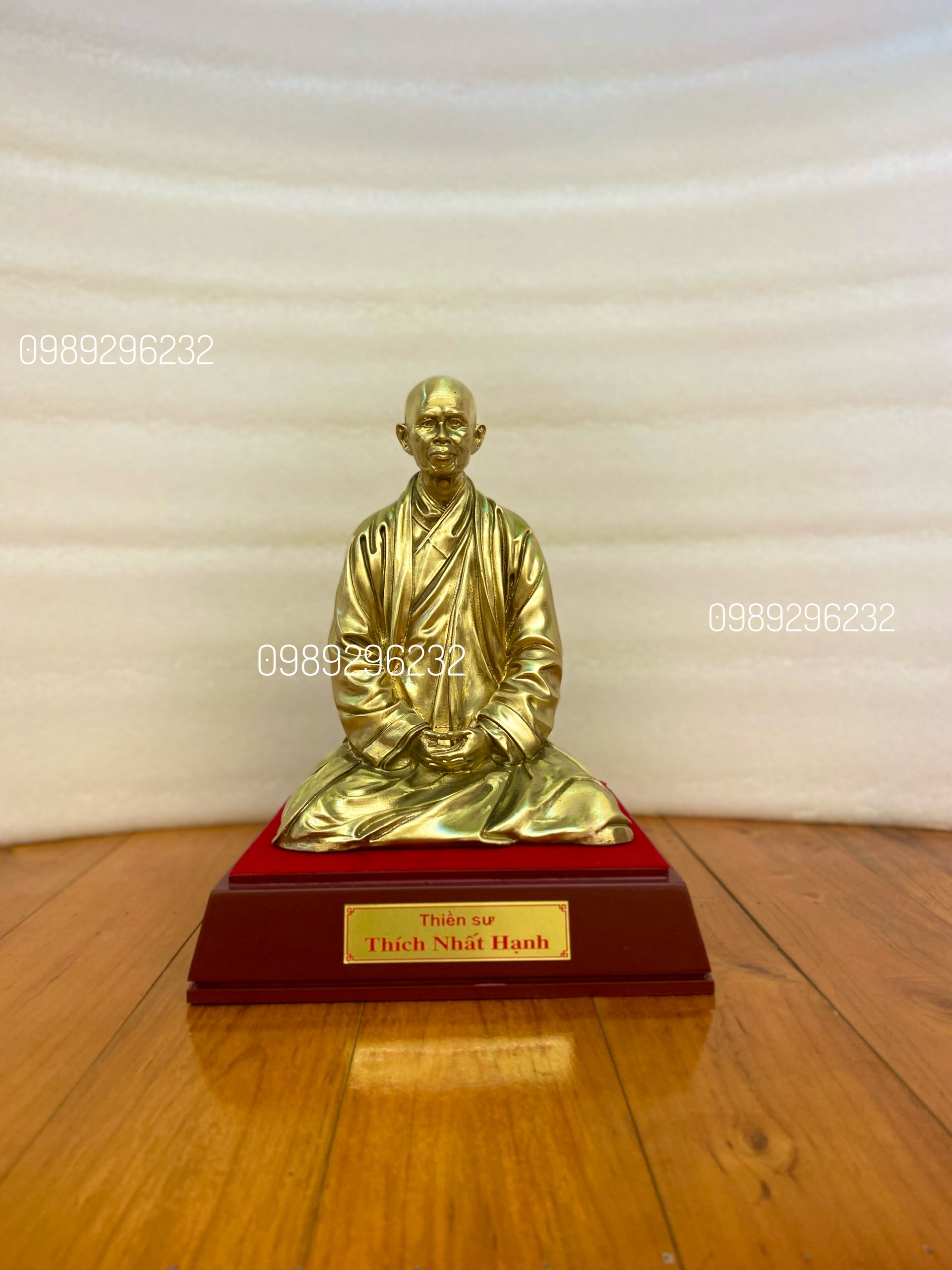 Tượng Thiền Sư Thích Nhất Hạnh bằng đồng vàng - Tượng sư Nhất Hạnh