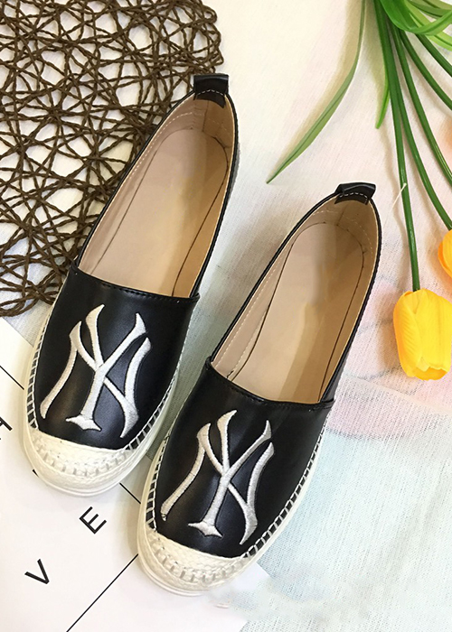 NY Giày lười slip on nữ da mềm thêu chữ cao cấp Đen