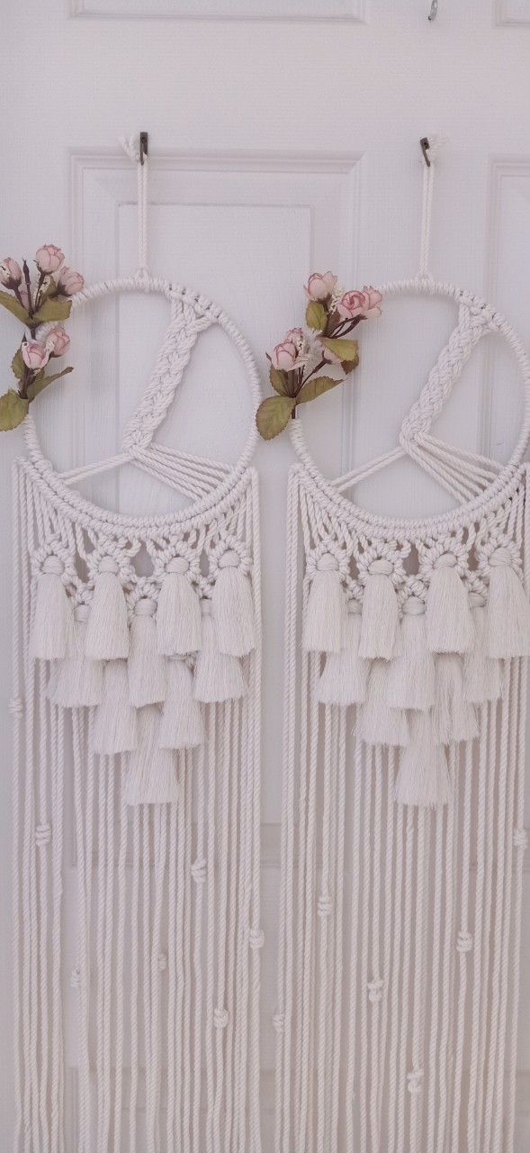 1 dreamcatcher macrame handmade kèm hoa trang trí