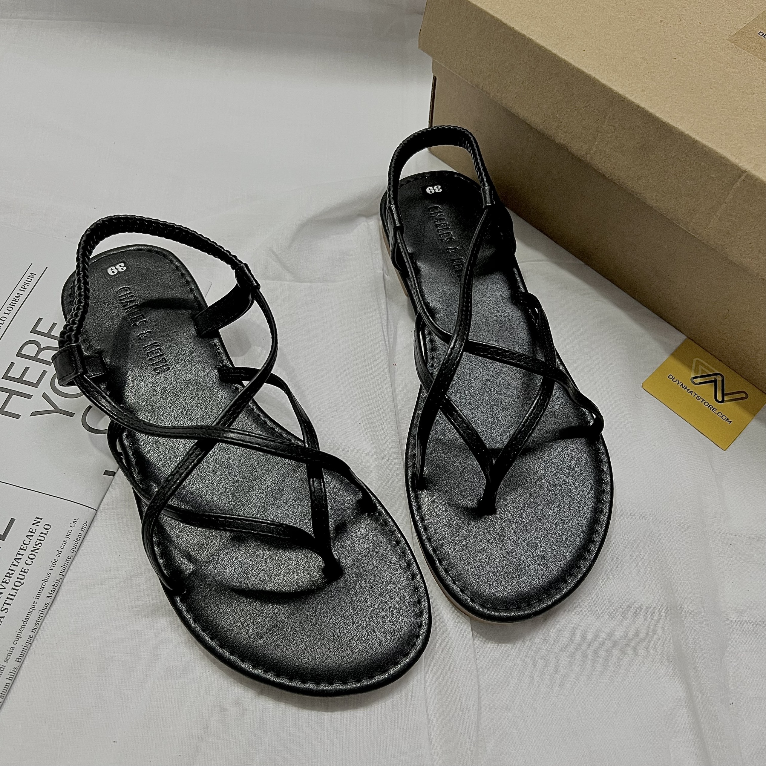 Giày Sandal Nữ Quai Kẹp Xỏ Ngón Đế Bệt Trắng Đen Dây Mảnh Nhỏ Duy Nhật Store Học Sinh Đi Học Bền Uzzang Chiến Binh Thun