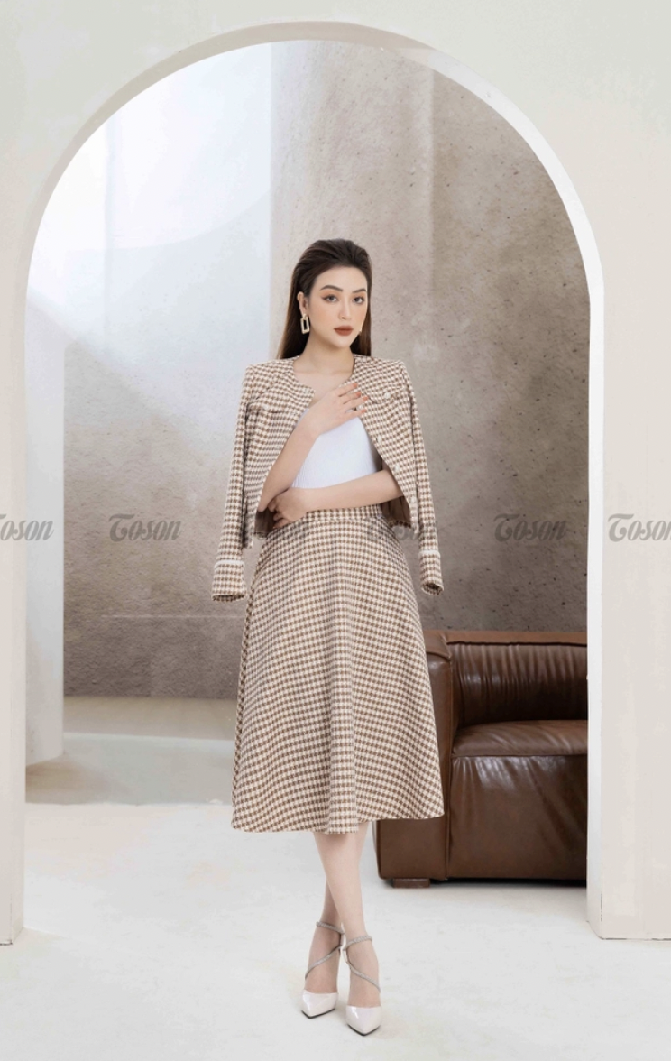 Bộ đồ Text be kẻ : Áo vest phối lắp túi + chân váy xòe Toson B8362E51