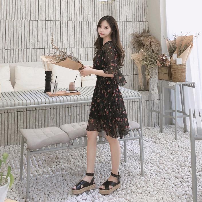 Váy hoa nhí tay lỡ dáng ngắn eo chun