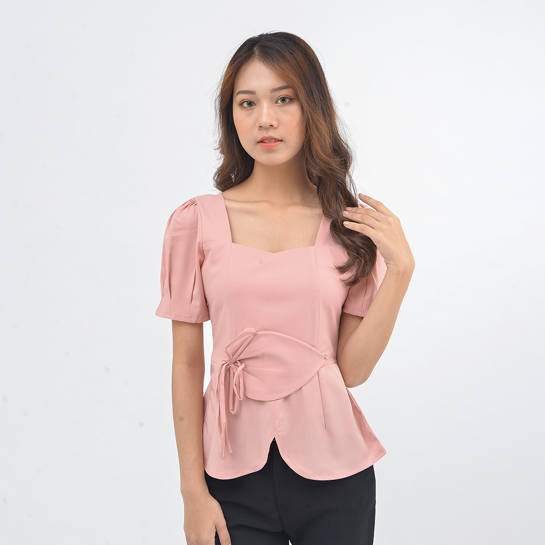 Áo kiểu peplum nữ thời trang Eden cổ vuông tôn dáng. Chất liệu mềm mại, đường may tỉ mỉ, chắc chắn - ASM137