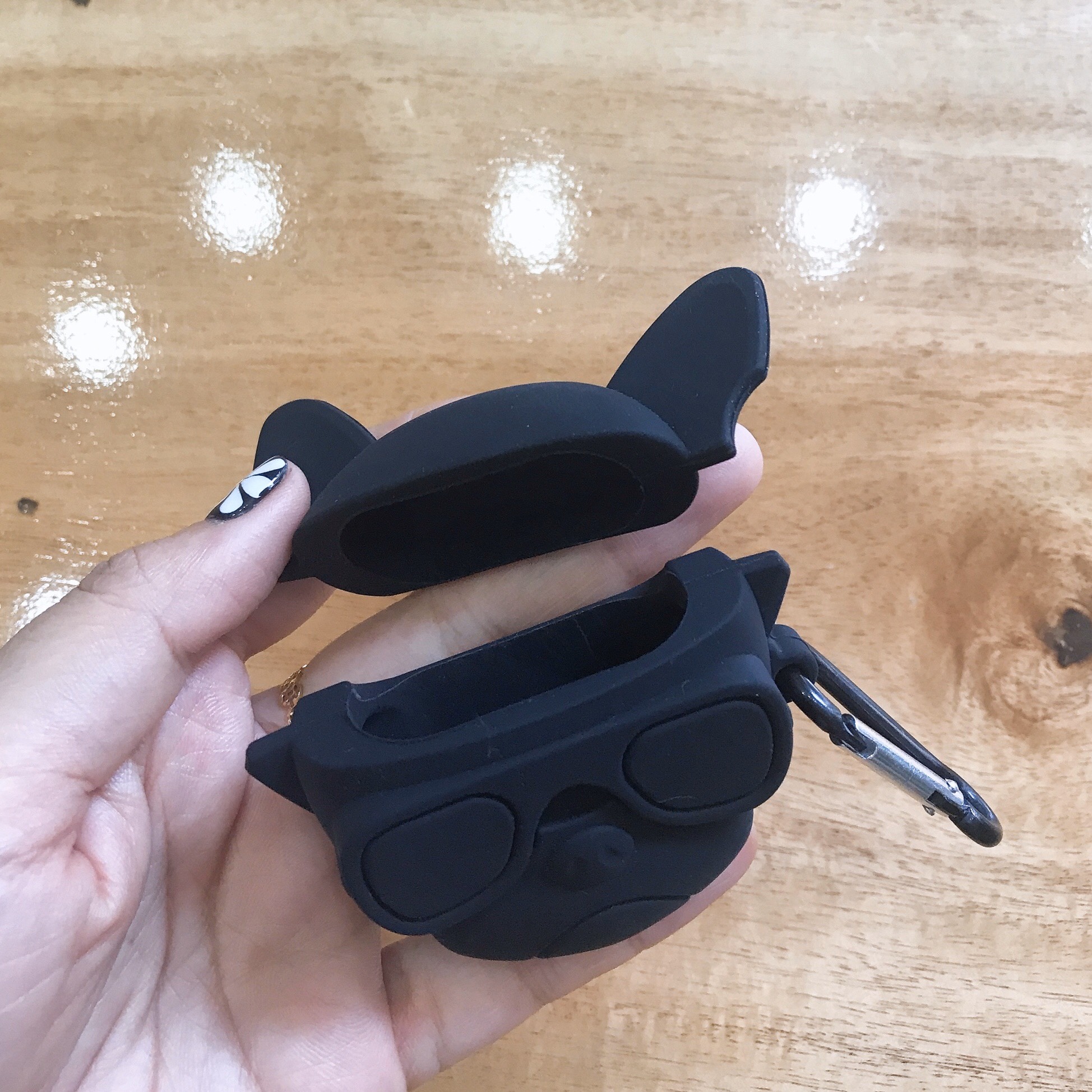 Bao Case Silicon Cho Tai Nghe Apple AirPods 1 / AirPods 2 -  Hình Black Dog