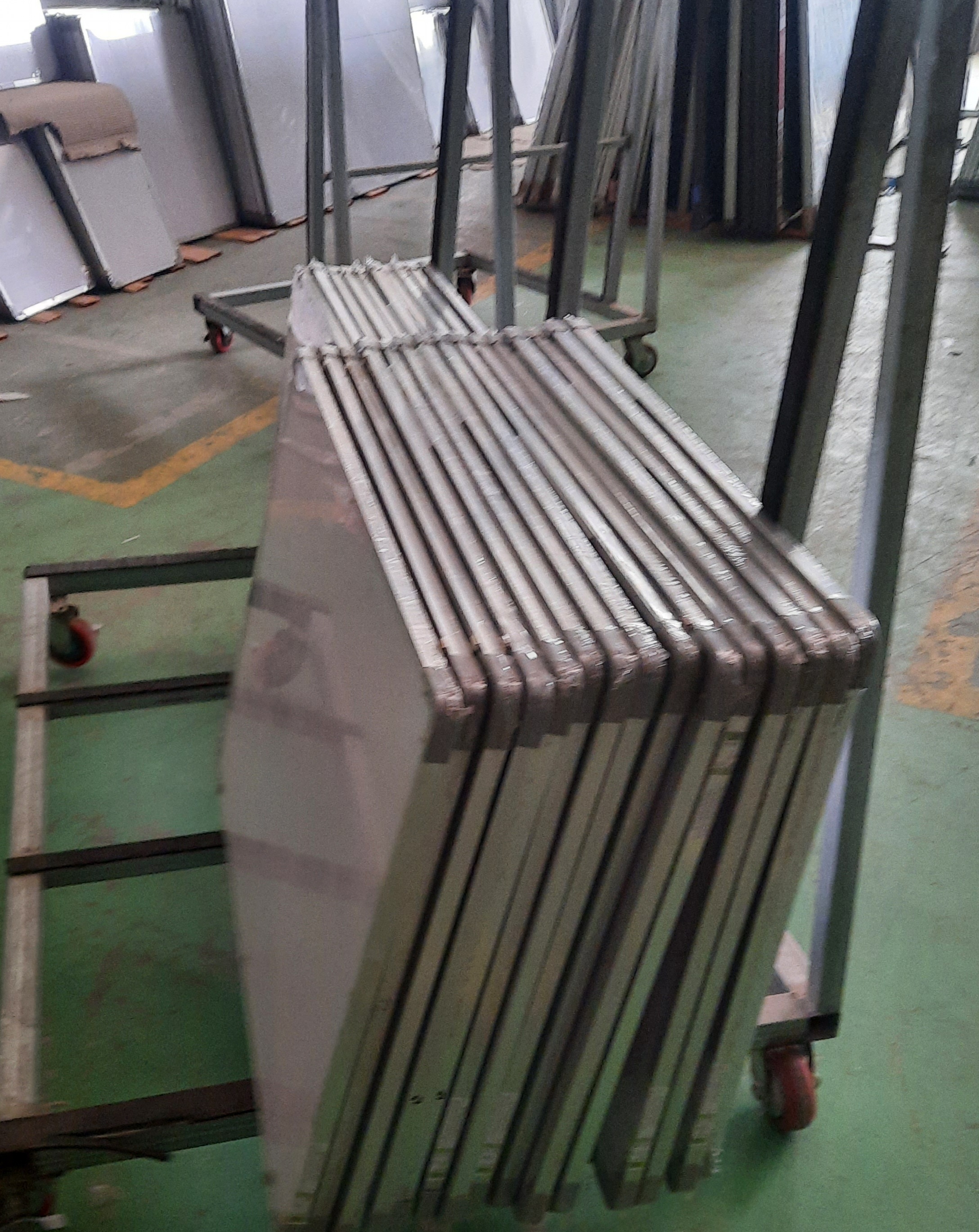 Bảng từ xanh viết phấn, KT: 40x60cm