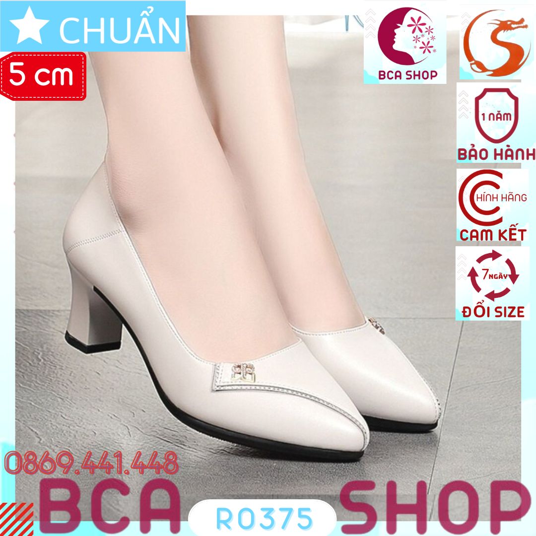 Giày cao gót nữ 5p RO375 ROSATA tại BCASHOP mũi tròn nhẹ nhấn 1 đường hạt lấp lánh - màu kem