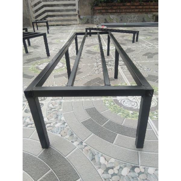 Kệ thép Dài 100cm. Rộng 30cm. Cao 20cm. 6 chân. 2 nan phụ. Hộp thép. 2x2cm