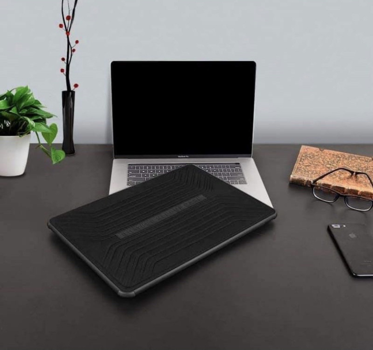 Túi Chống Sốc Wiwu Voyage Dành Cho Macbook Chất Liệu TPU Của BAYER Chuyên Dùng Khung LYCA Cao Cấp - Hàng Chính Hãng