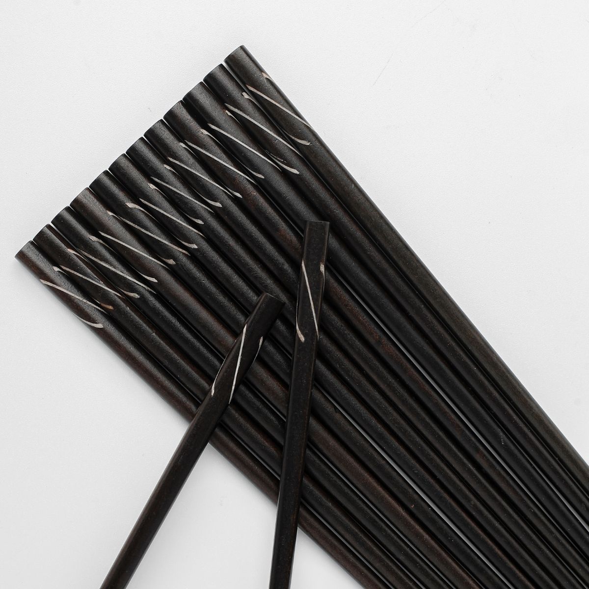 Vỉ 10 đôi đũa cẩm xoắn PHUSANG được làm từ gỗ tự nhiên, không chất bảo quản dùng trong nhà hàng khách sạn
