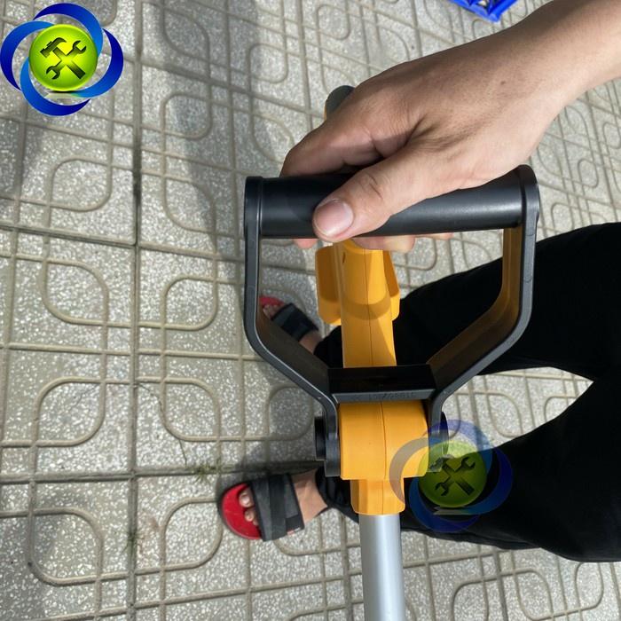 Thân máy cắt cỏ dùng Pin 20V Tolsen 87372 sử dụng dây cước để cắt