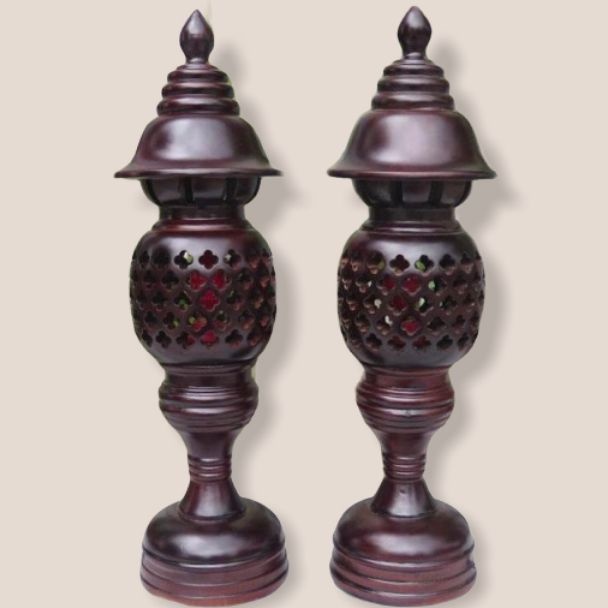 Cặp đèn thờ gỗ xà cừ cao 41cm