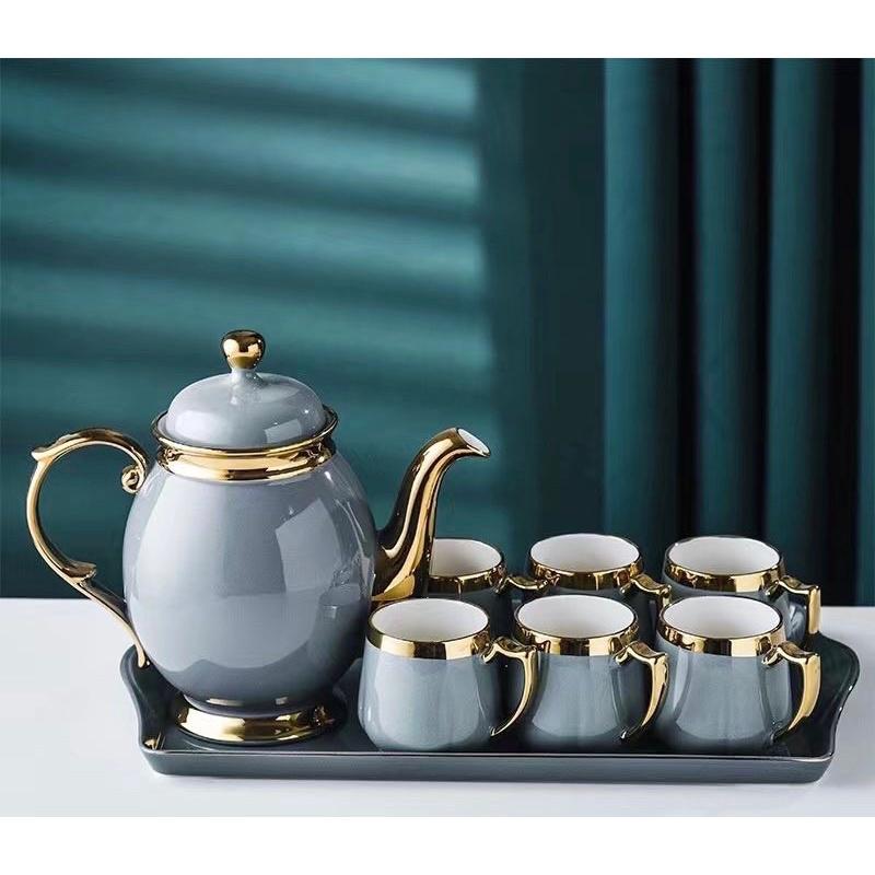 Bộ ấm trà gốm sứ cao cấp, phong cách hoàng gia Châu Âu.