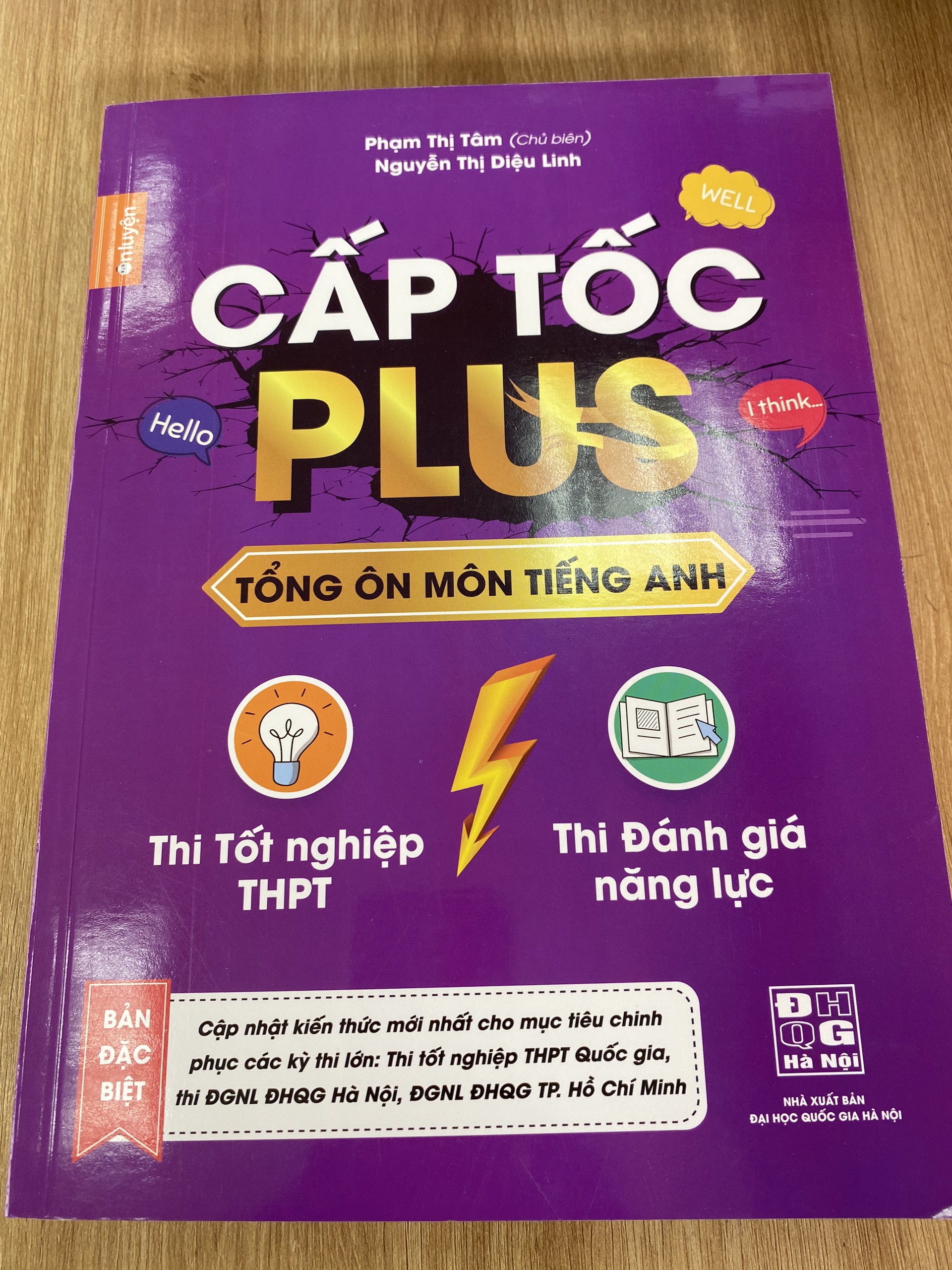 Sách-Combo 2 cuốn Cấp tốc Plus môn Lí, Anh (bản mới 2022) dùng ôn thi THPT, ĐGNL HN và HCM - Nhà sách Ôn luyện