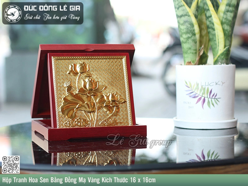Hộp Tranh Hoa Sen Bằng Đồng Mạ Vàng 16 x 16cm