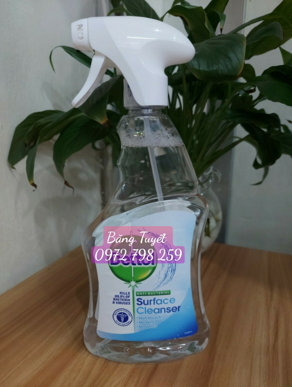 Chai xịt vệ sinh bề mặt kháng khuẩn Det tol 500ml