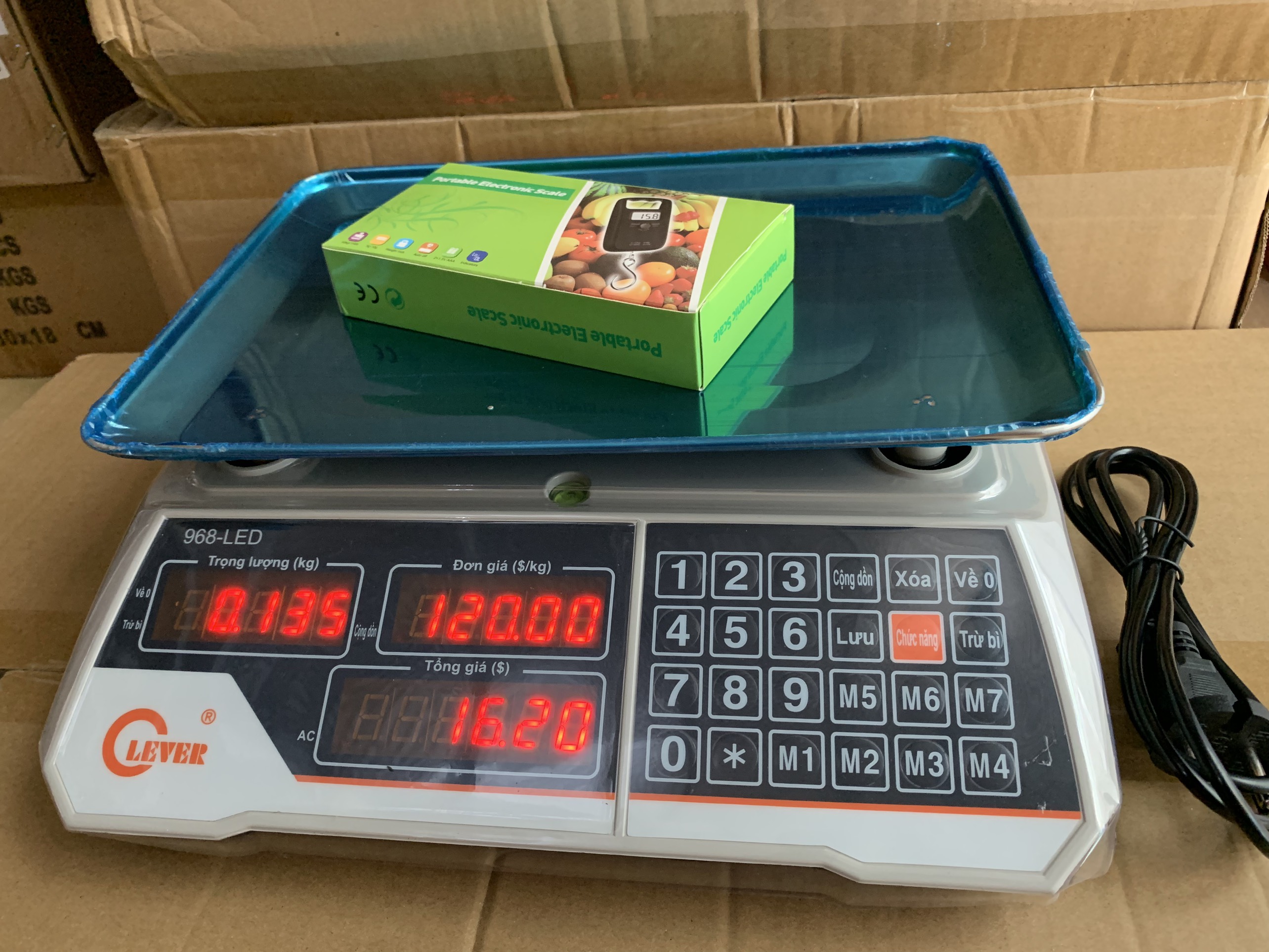 CÂN ĐIỆN TỬ TÍNH TIỀN HOA QUẢ THỰC PHẨM 30kg/5gam Clever 968 BÀN PHÍM TIẾNG VIỆT DỄ DÙNG. MÀN HÌNH LED 2 MẶT