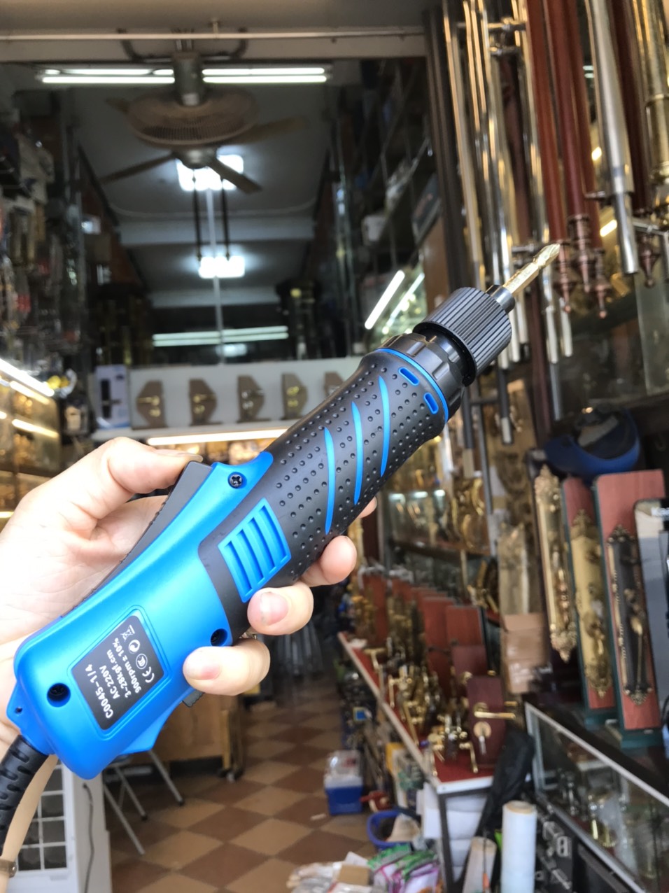 MÁY BẮN VÍT C-MART C0045