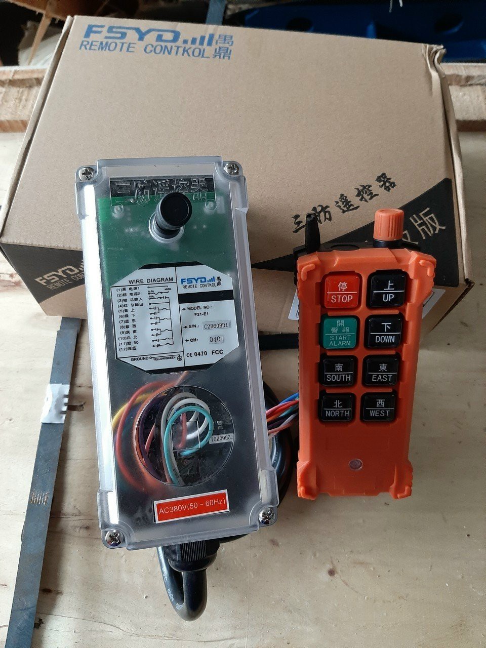 Điều khiển cẩu trục từ xa F21E1B điện áp 380V chống nước, chống va đập loại tốt