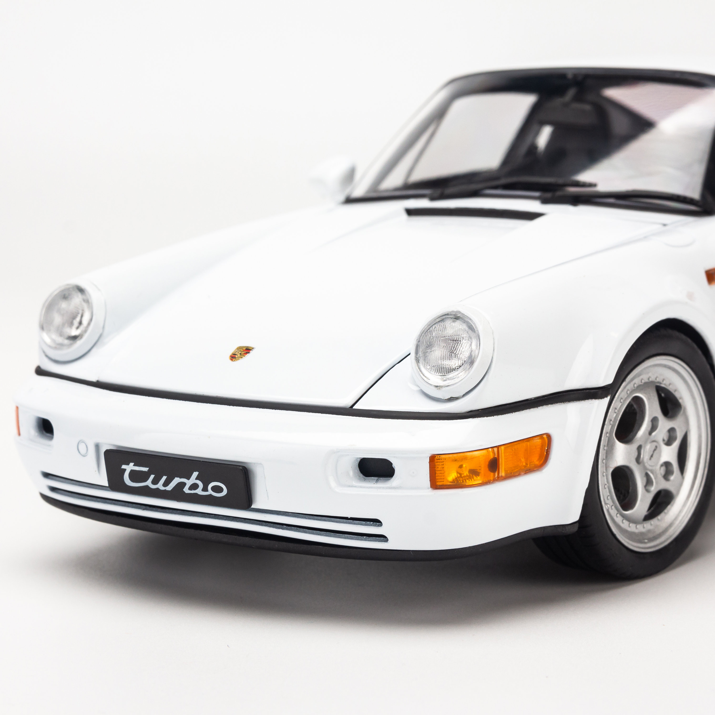 Mô hình xe Porsche 964 Turbo 1:18 Welly- 18026W