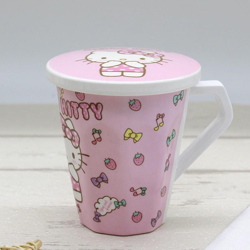 LY NHỰA CẦM TAY CÓ NẮP KITTY HOUSE