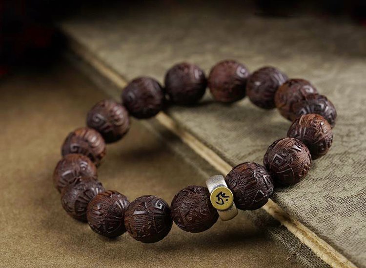 Vòng tay gỗ Tử Đàn khắc chú Om Mani Padme Hum - MS02
