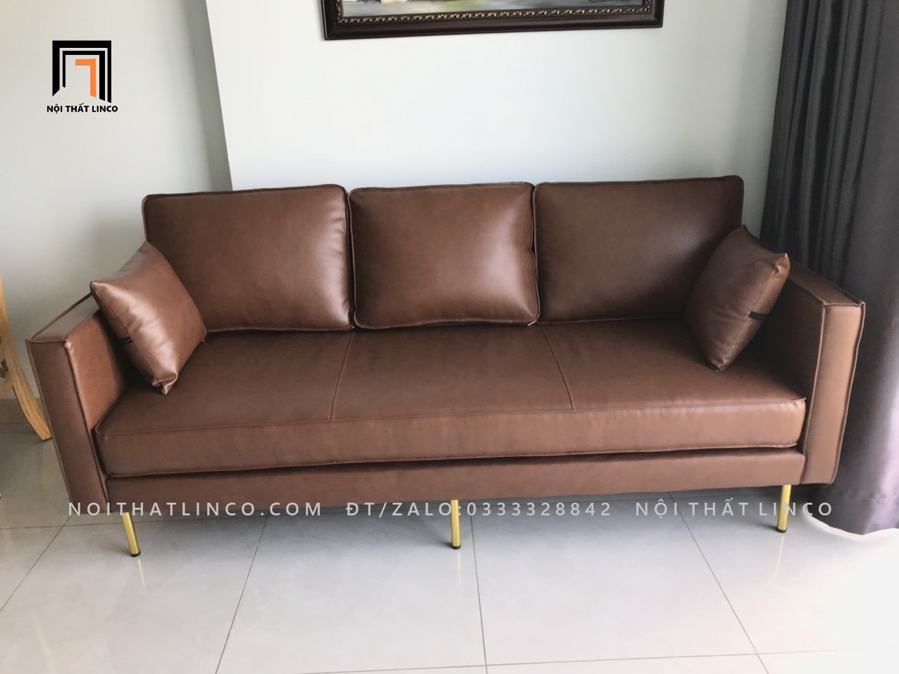 Ghế sofa băng da giả Roderic chân inox vàng giá rẻ