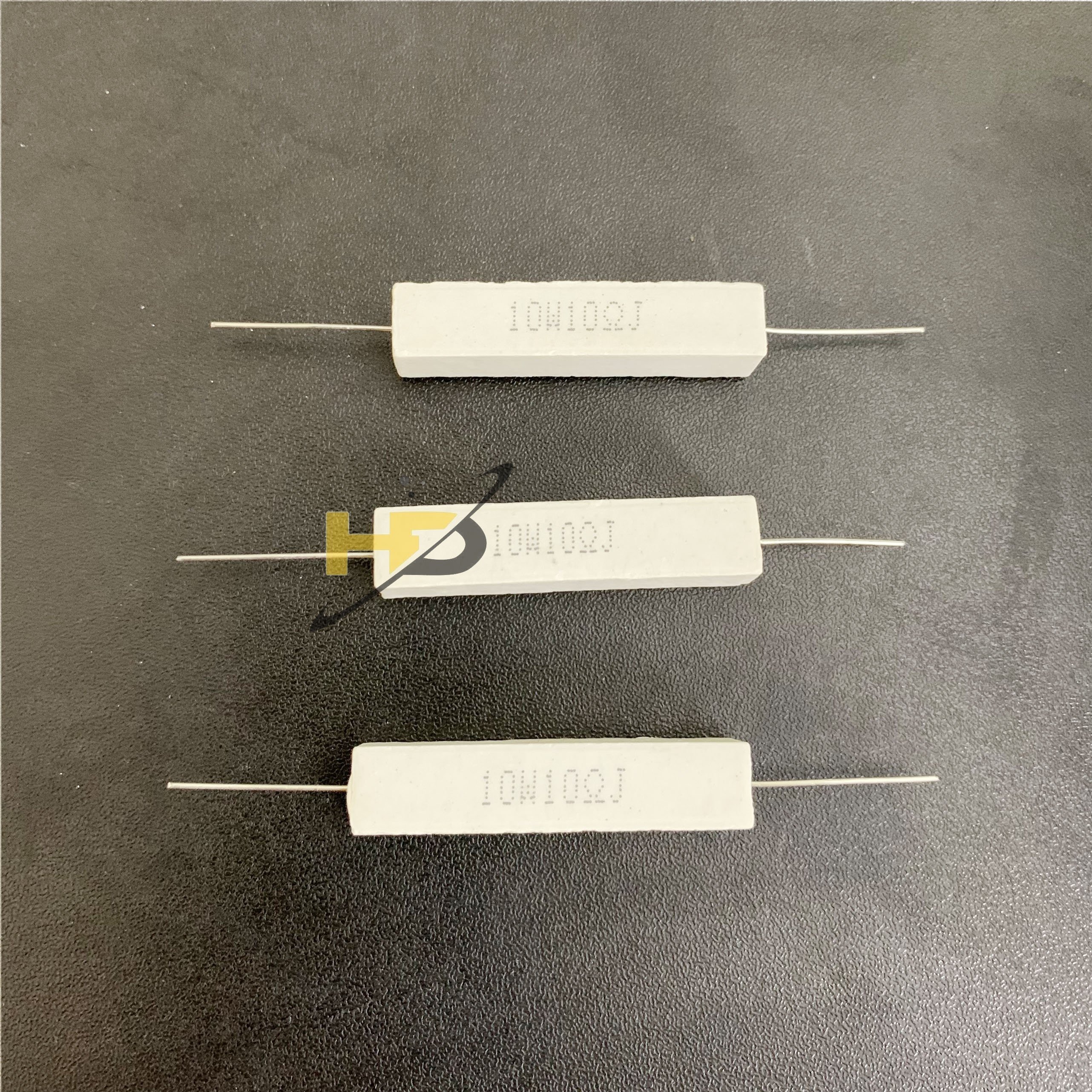Trở Sứ 10W 10R Sai Số 5%