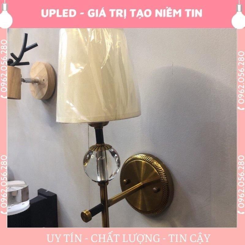 Đèn gắn tường cao cấp chao vải tặng kèm bóng Led siêu sáng, đèn trang trí phòng khách mạ vàng bảo hành 24 tháng - Upled