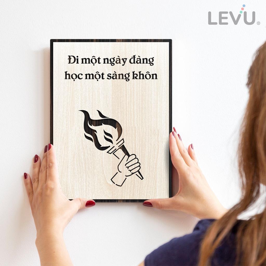 Tranh treo phòng học LEVU LV075 "Đi một ngày đàng học một sàng khôn"