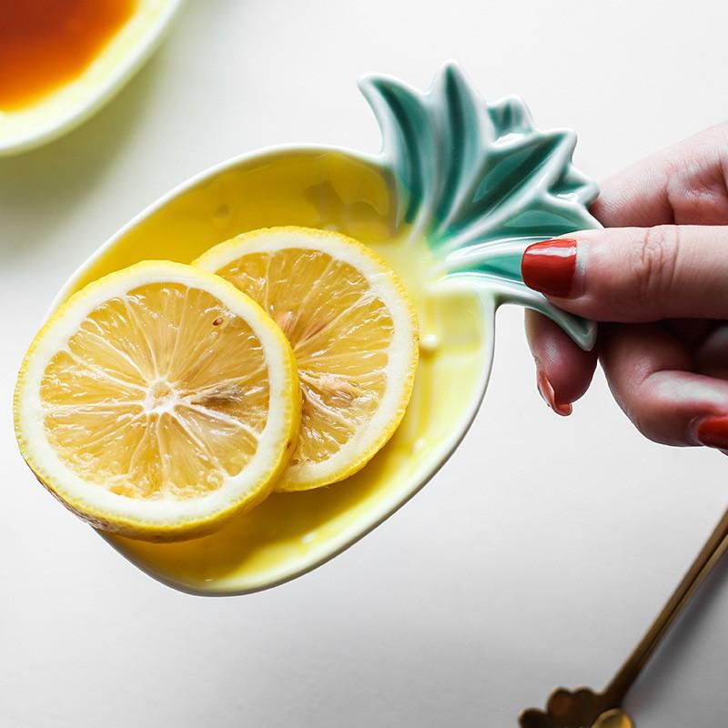 Đĩa quả dứa xinh xắn