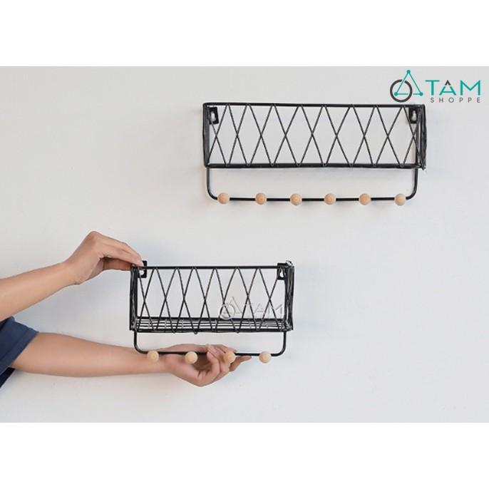 Kệ sắt treo tường trang trí có móc treo số 22